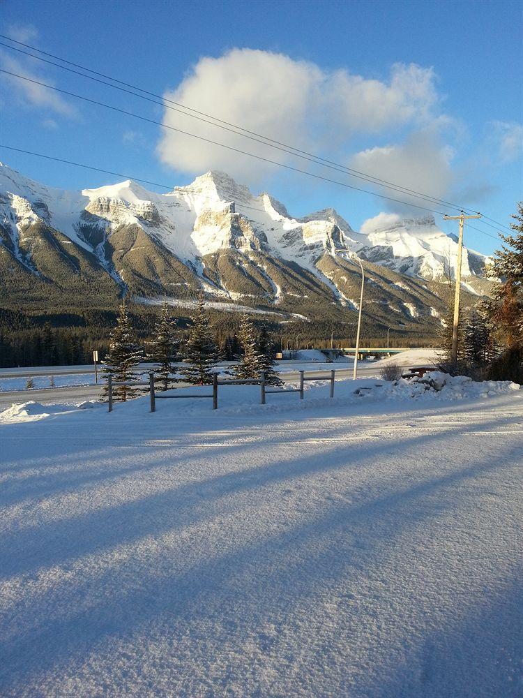 Inn Of The Rockies Canmore Esterno foto