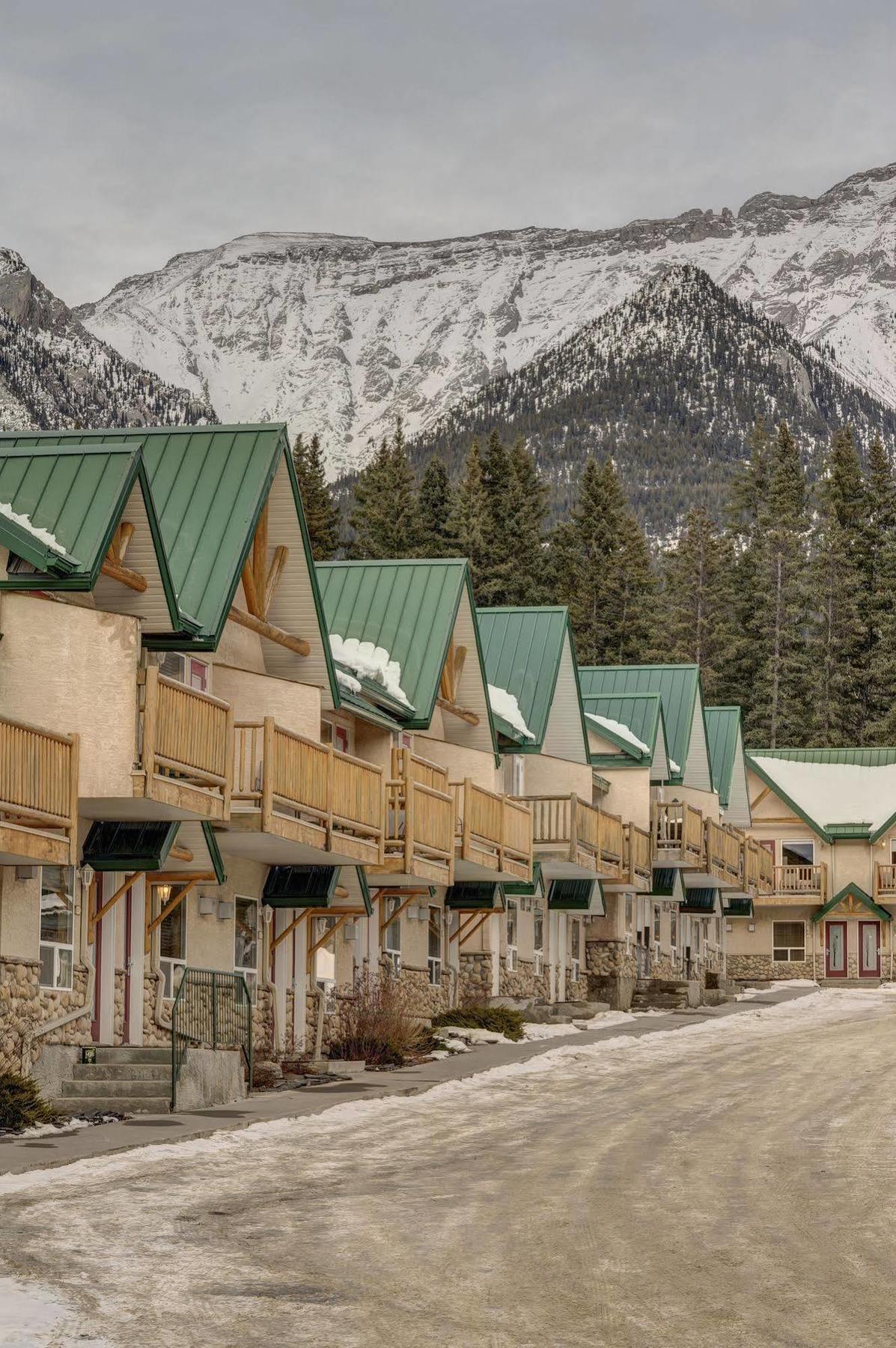 Inn Of The Rockies Canmore Esterno foto
