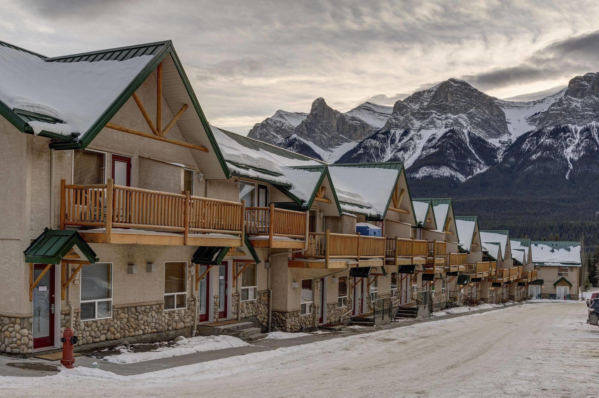Inn Of The Rockies Canmore Esterno foto