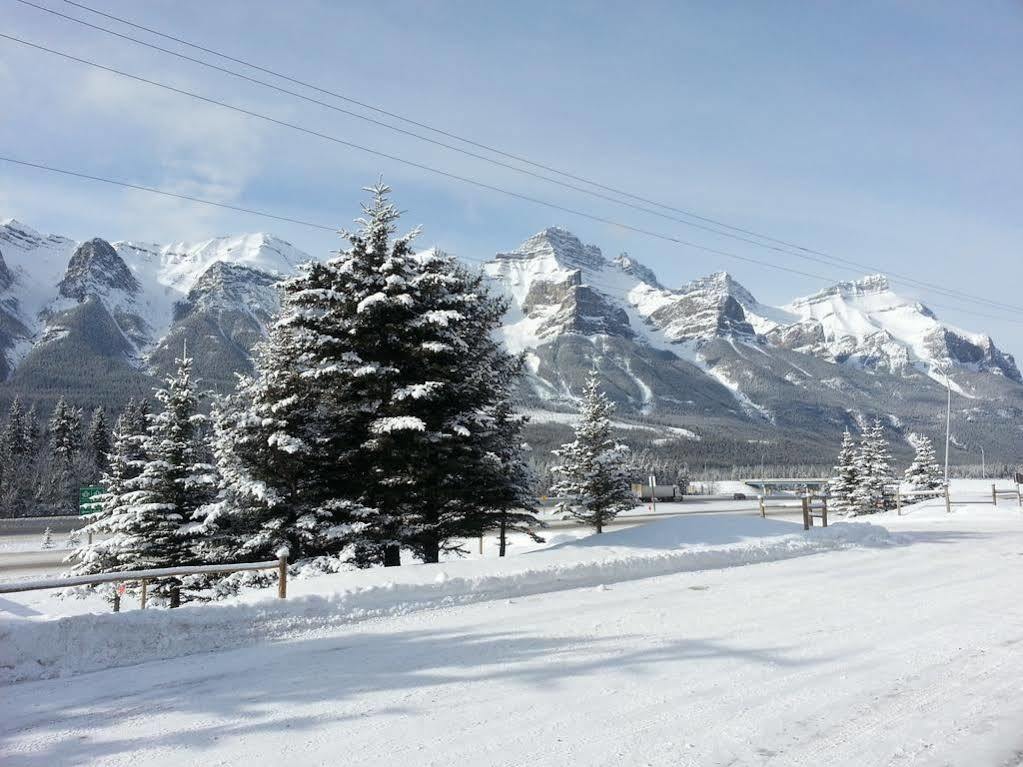 Inn Of The Rockies Canmore Esterno foto